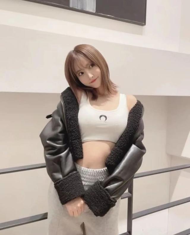 图片[25]-三上悠亚 “尺度太大” 险被封杀！童年女神秒变潮流女王！成功逆袭-沐风文化