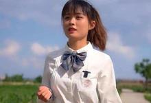 穿JK裙为父亲做饭的严素，网传2个孩子已上学，丈夫身份令人意外-沐风文化