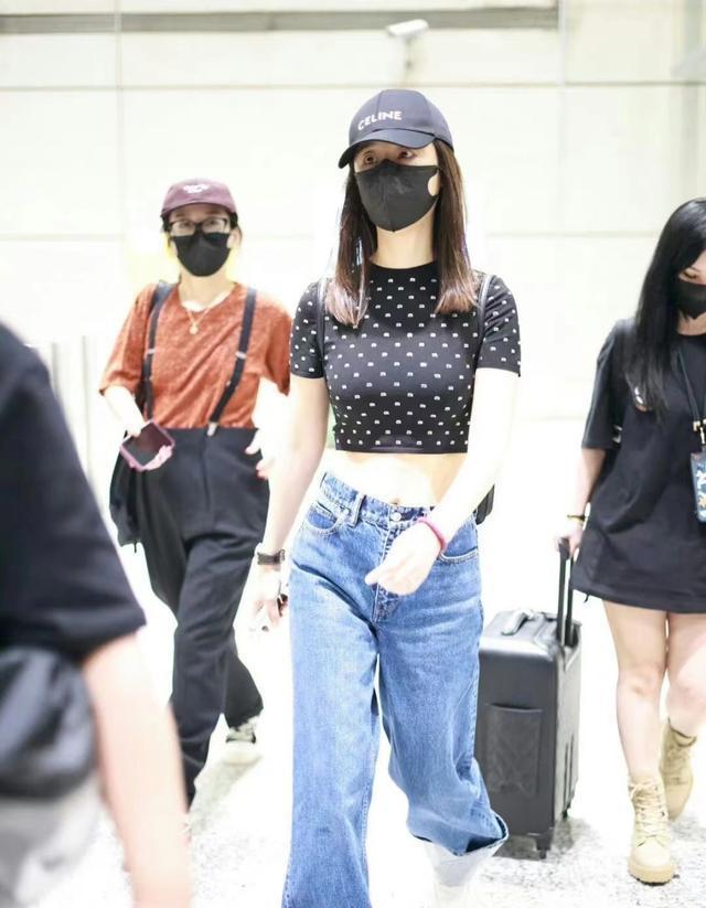 林心如久违现身上海，全身行头将近二十万，直言已经三年没来内地-沐风文化