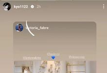 宋慧乔晒合照：淡蓝色衬衫好抢眼，歪头微笑很甜美-沐风文化